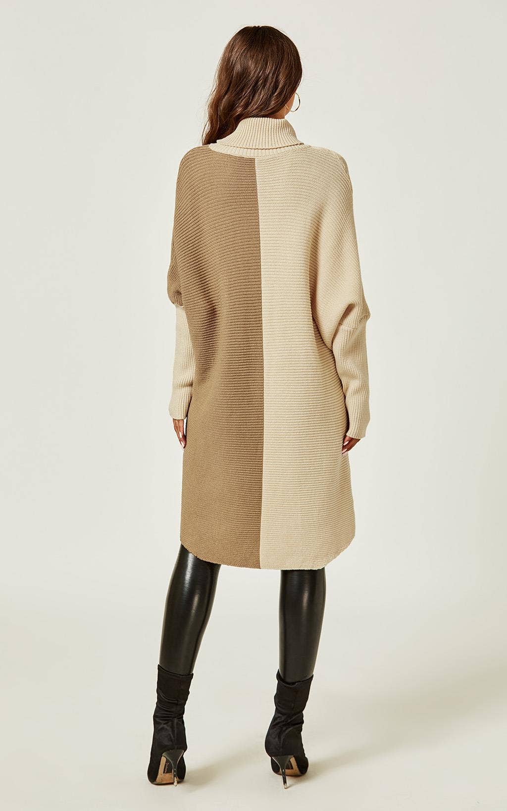 Haut Pull en blocs de couleur beige forêt et taupe.